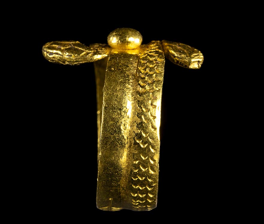 A ROMAN GOLD DOUBLE SNAKES RING. 1st century ... - Bertolami Fine Art