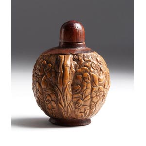 Carved walnut snuff bottle;XX ... 