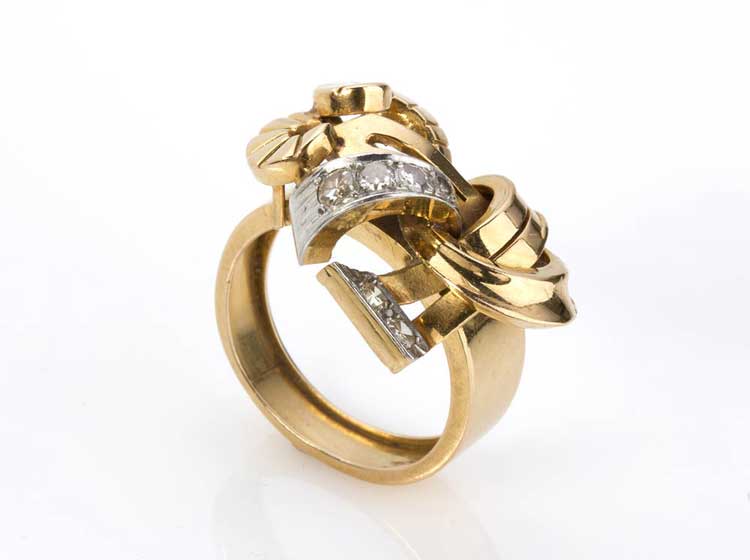 GOLD DIAMOND RING; realized with ... 