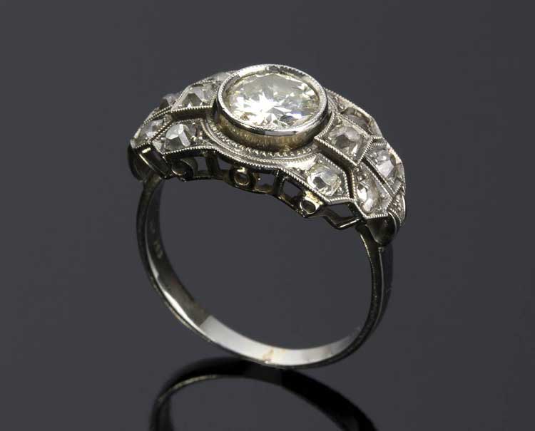 GOLD DIAMOND RING - ITALY, 1930S; ... 