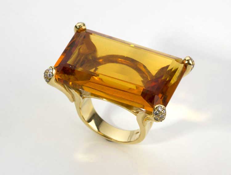 GOLD QUARTZ DIAMOND RING; ... 