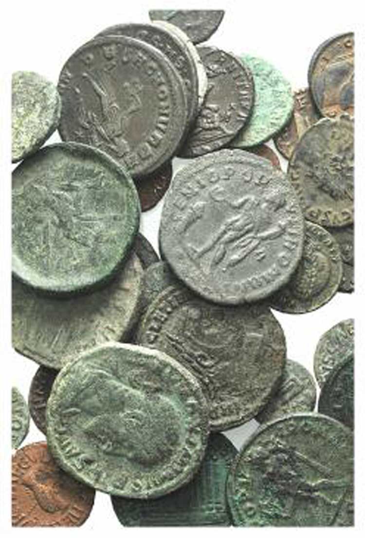 Lot of 33 Æ Roman Imperial coins, ... 