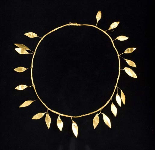 Gold laurel wreath Magna Graecia, ... 