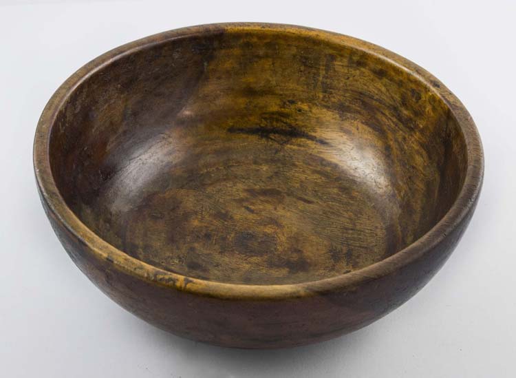 Indian wooden bowl with great ... 