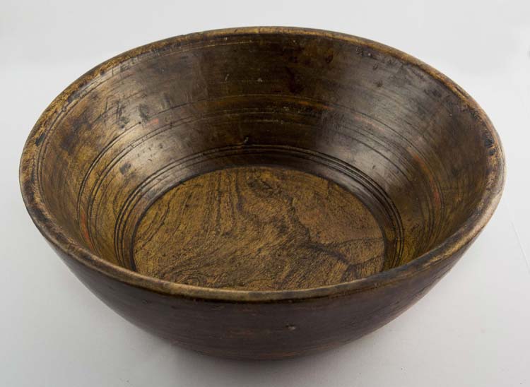 Small wooden bowl which has been ... 