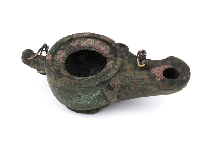Roman bronze lamp 1st centuruy AD; ... 