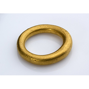 Grande anello in oro massiccio ... 