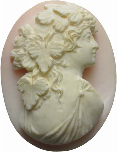 Light pink shell cameo. Bust of a ... 