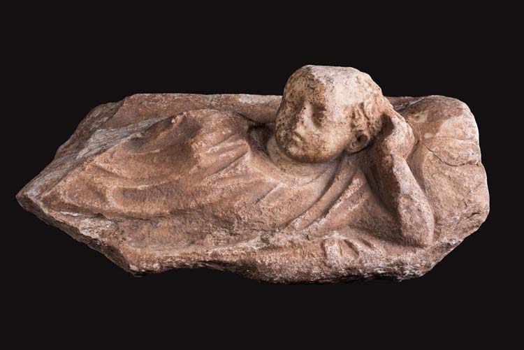 Sarcophagus lid with a child1st - ... 