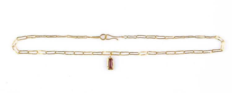 Roman gold and garnet necklace2nd ... 