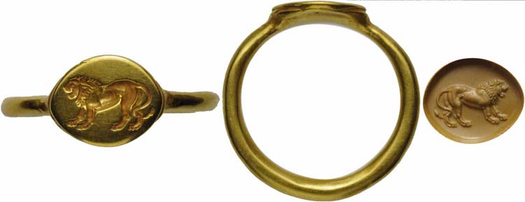 Engraved Greek golden ring. ... 