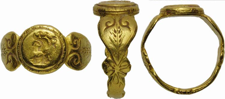Engraved Late Roman golden ring ... 
