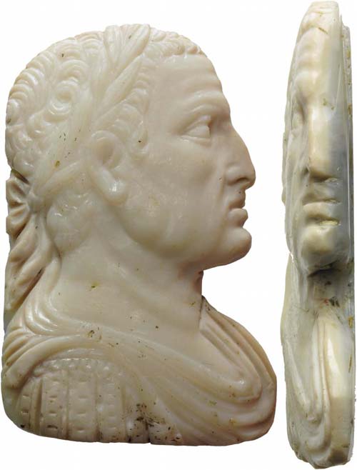Onyx cameo. Bust of Emperor ... 