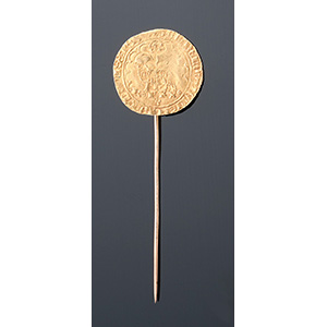 18K gold stick pin with antique ... 