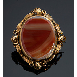 Victorian agate oval brooch with ... 