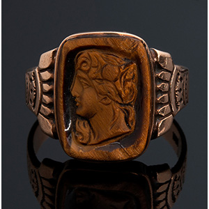 Beautiful carved tigers eye 9kt ... 