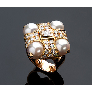 18K GOLD, DIAMOND AND PEARL RING
a ... 