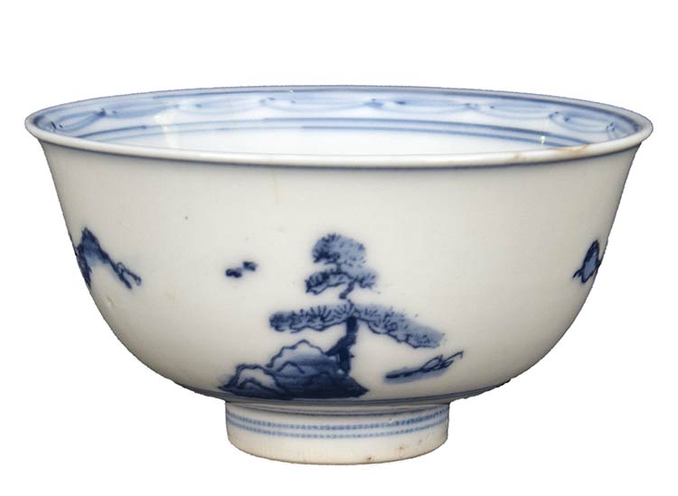 A BLUE AND WHITE BOWL19th-20th ... 