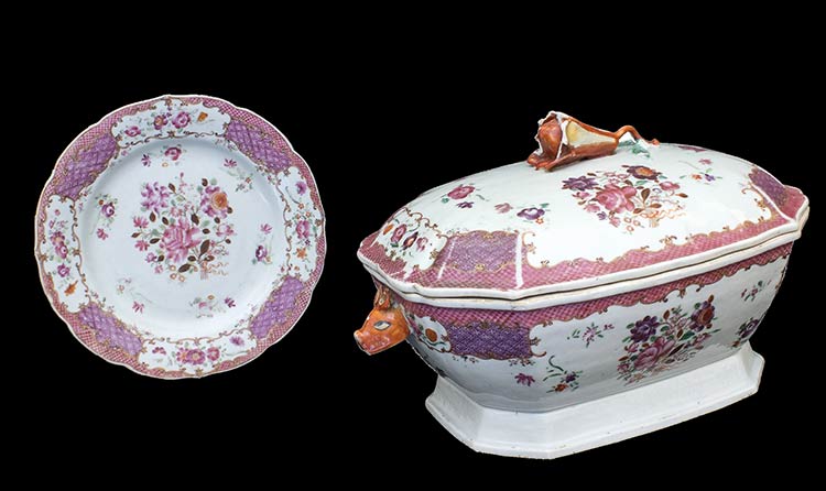A QING DYNASTY FAMILLE ROSE TUREEN ... 