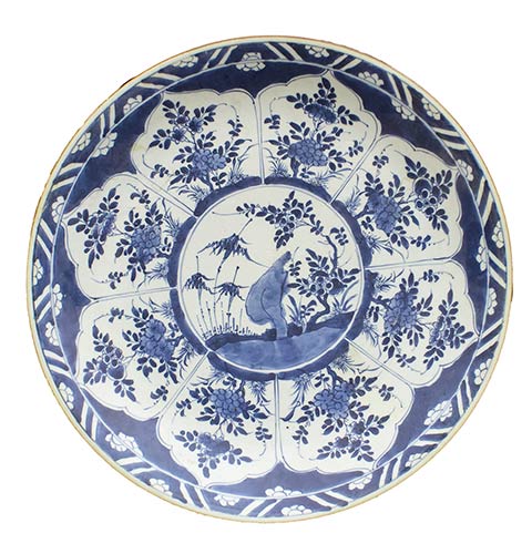 A LARGE KANGXI PERIOD BLUE AND ... 