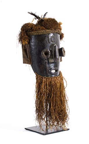 A KUBA WOODEN MASK FROM DEMOCRATIC ... 