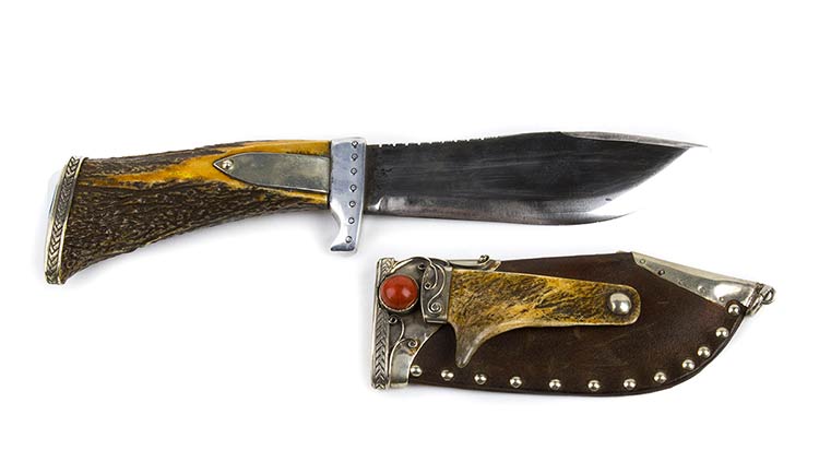 Hunt knife donated to Juan Domingo ... 