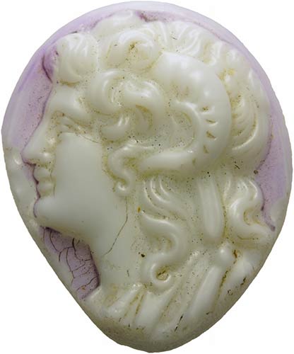 Cameo in white glass-paste with ... 