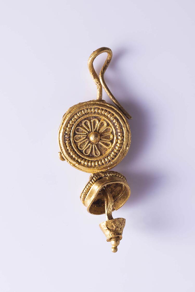 Roman Gold Earring, c. 3rd-4th ... 