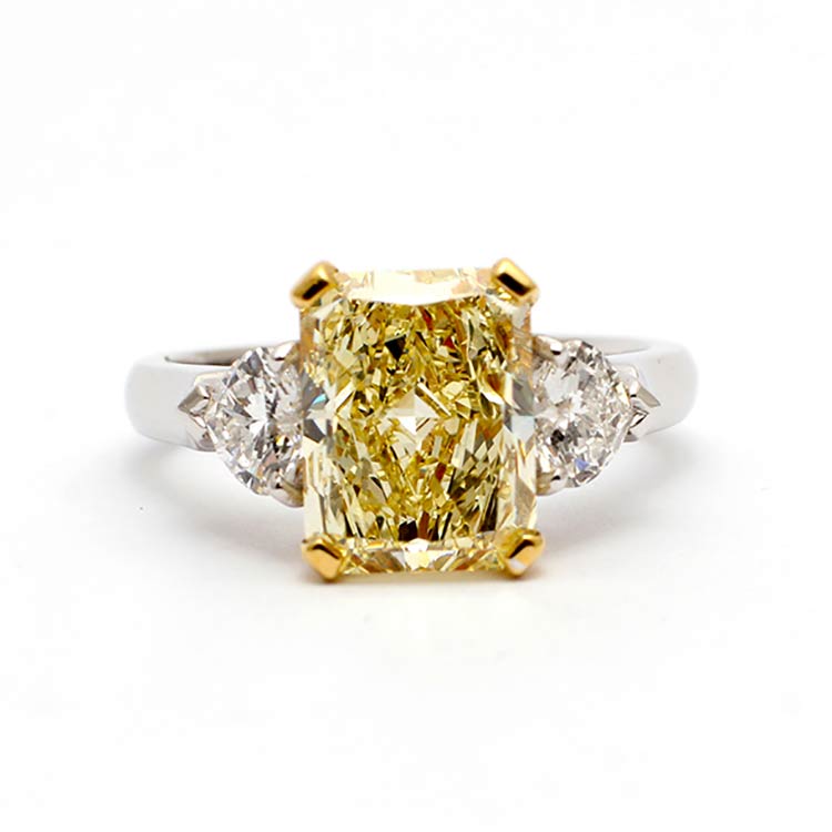 FANCY YELLOW DIAMOND GOLD RING - ... 