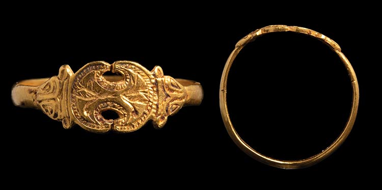 A greek gold ring. Two cranes. The ... 