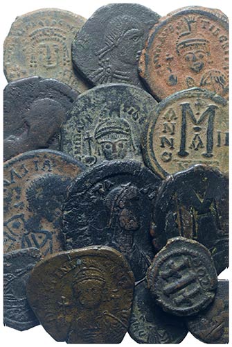 Lot of 14 Byzantine Æ coins, to ... 