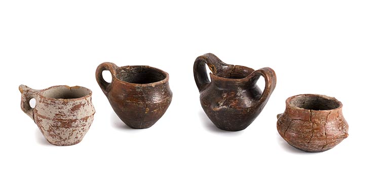 Gruppo di quattro vasi etruschi ... 