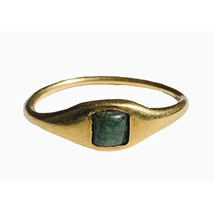 Gold and emerald finger ring  1st ... 