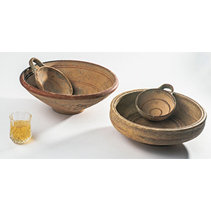 Group of Daunian dishes and bowls ... 