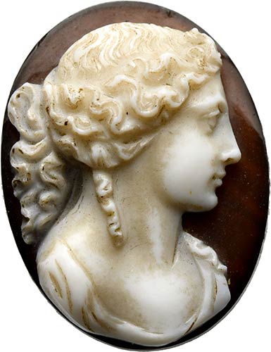 An two-layers agate cameo. Bust of ... 