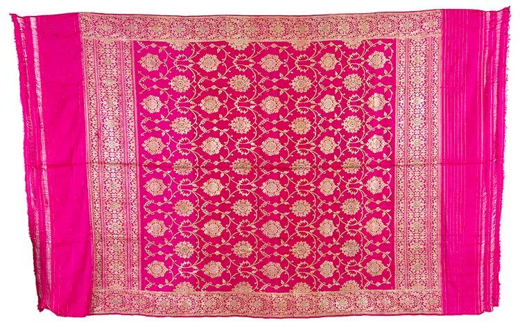 AN EMBROIDERED SILK India, 19th ... 