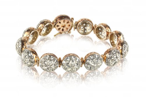 Yellow gold diamonds bracelet  ... 