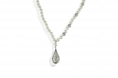 Pearls and diamonds necklace   ... 