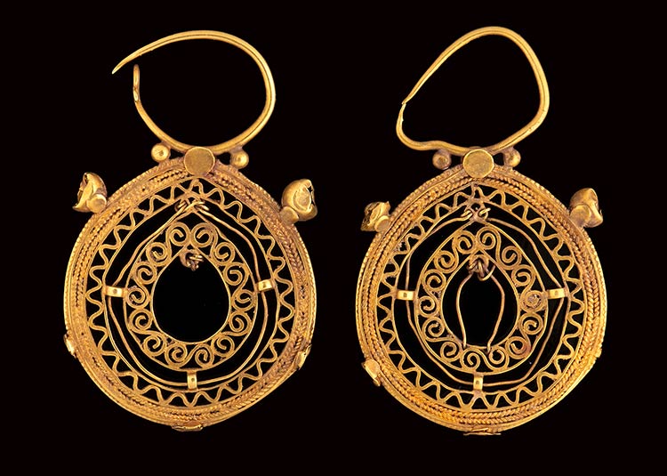 Pair of byzantine gold openwork ... 
