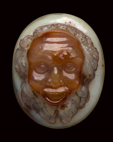 An agate cameo. Frontal mask of a ... 