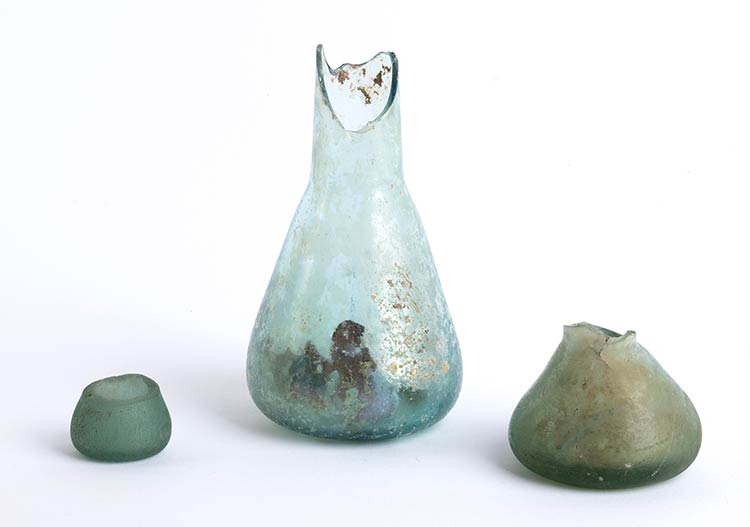 Collection of three Roman glass ... 