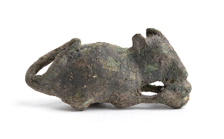 Roman bronze figure of a mouse, ... 