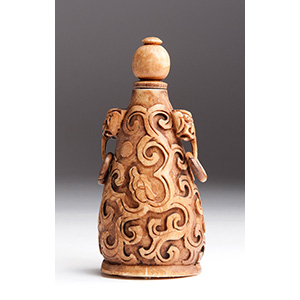 Carved Ivory snuff bottle; XX ... 