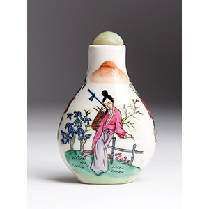 Painted porcelain snuff bottle; XX ... 
