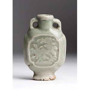 Celadon porcelain snuff bottle;
XX ... 