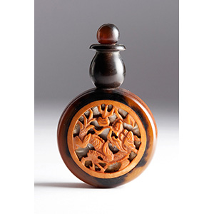 Carved wood and horn snuff ... 