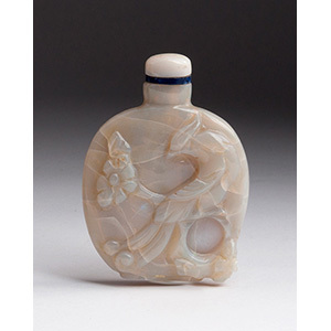Carved bird, mother of pearl snuff ... 