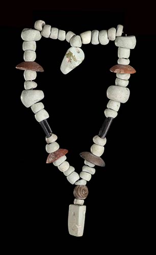 A STONE AND POTTERY BEADS NECKLACE ... 