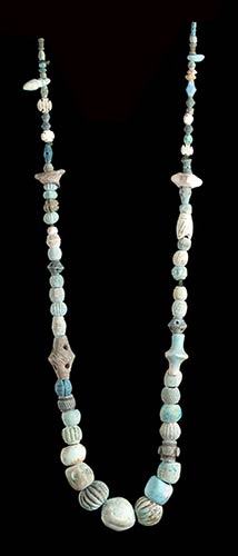 A FAIENCE BEADS NECKLACE70 ... 