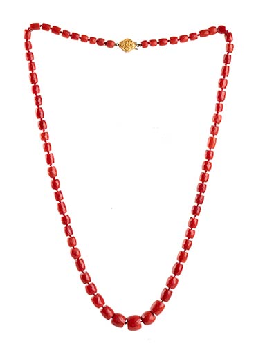 Coral necklace   strand of ... 